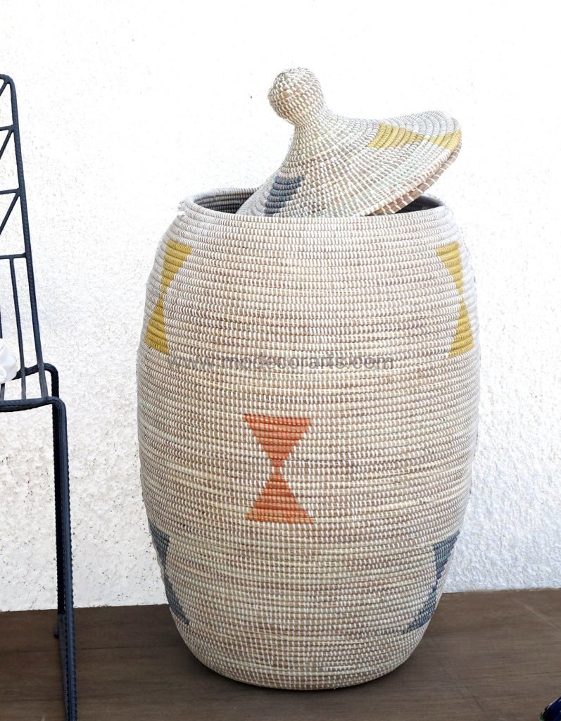 Eco-friendly Senegalese handwoven laundry basket with lid in XXL size