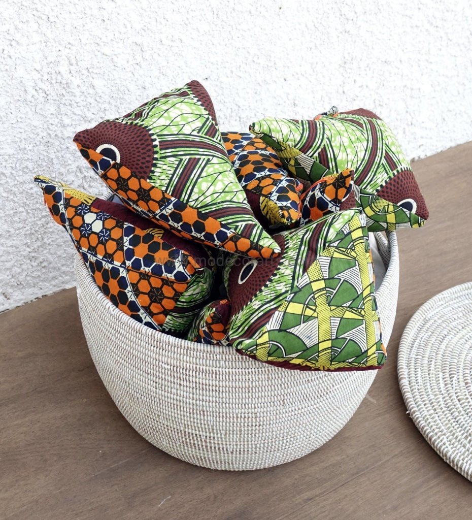 Pyramid Cushion for your couch (M) with washable cover in African fabric - modecorarts