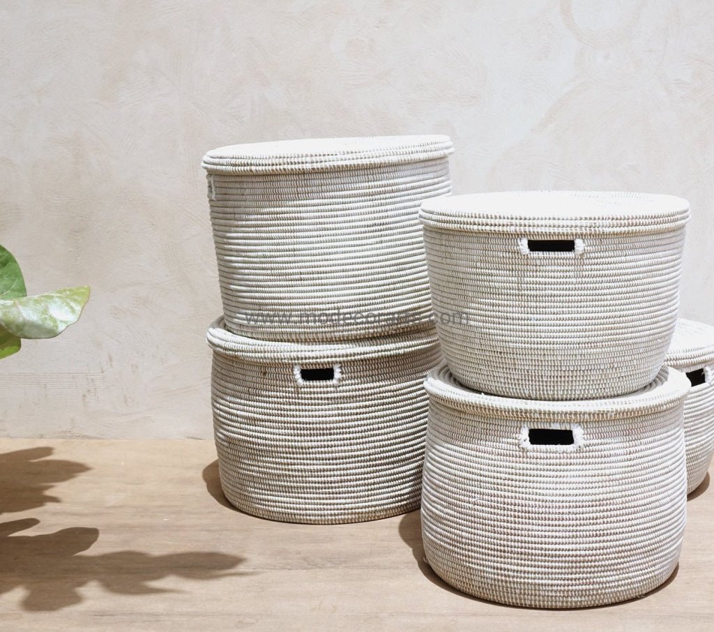 Round toy storage basket with flat lid, handwoven in Senegal, in plain white