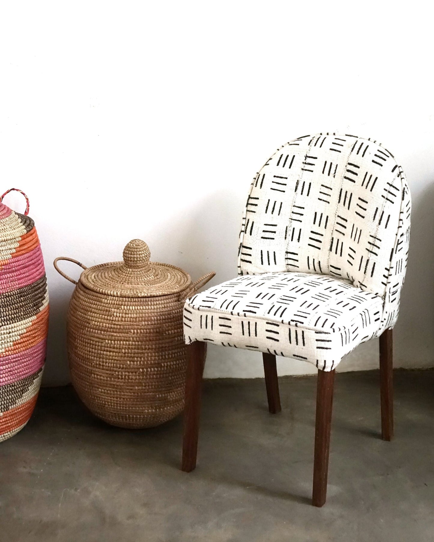 White mudcloth chair boho design to upgrade your home decor - mudcloth boho style